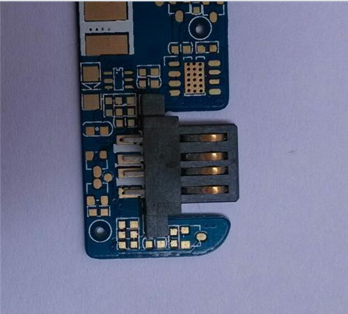 USB母座胶芯独立与PCB电路板焊接图